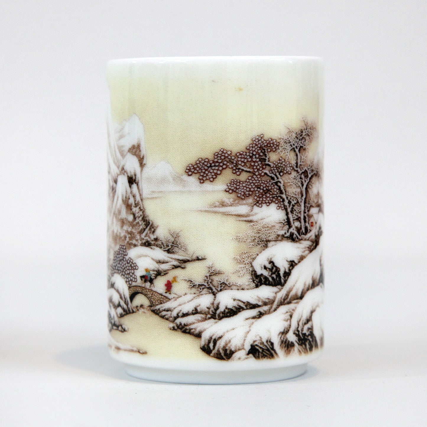 湯呑「蒼松経霜緑 寒梅暦雪紅」