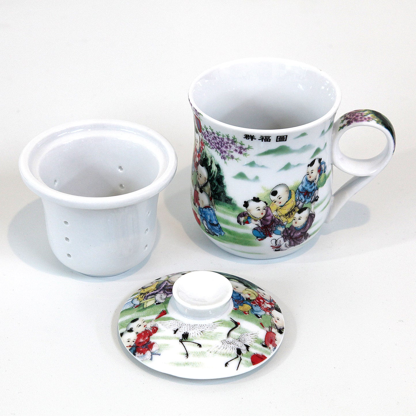 子供柄のマグカップ 茶漉し付