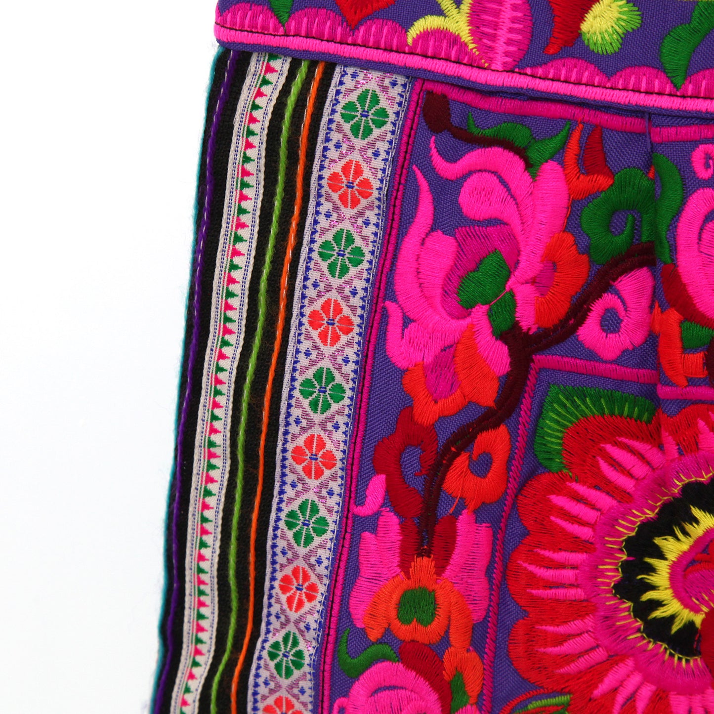 【中国・雲南省】少数民族の刺繍バッグ・チロリアンテープ飾り