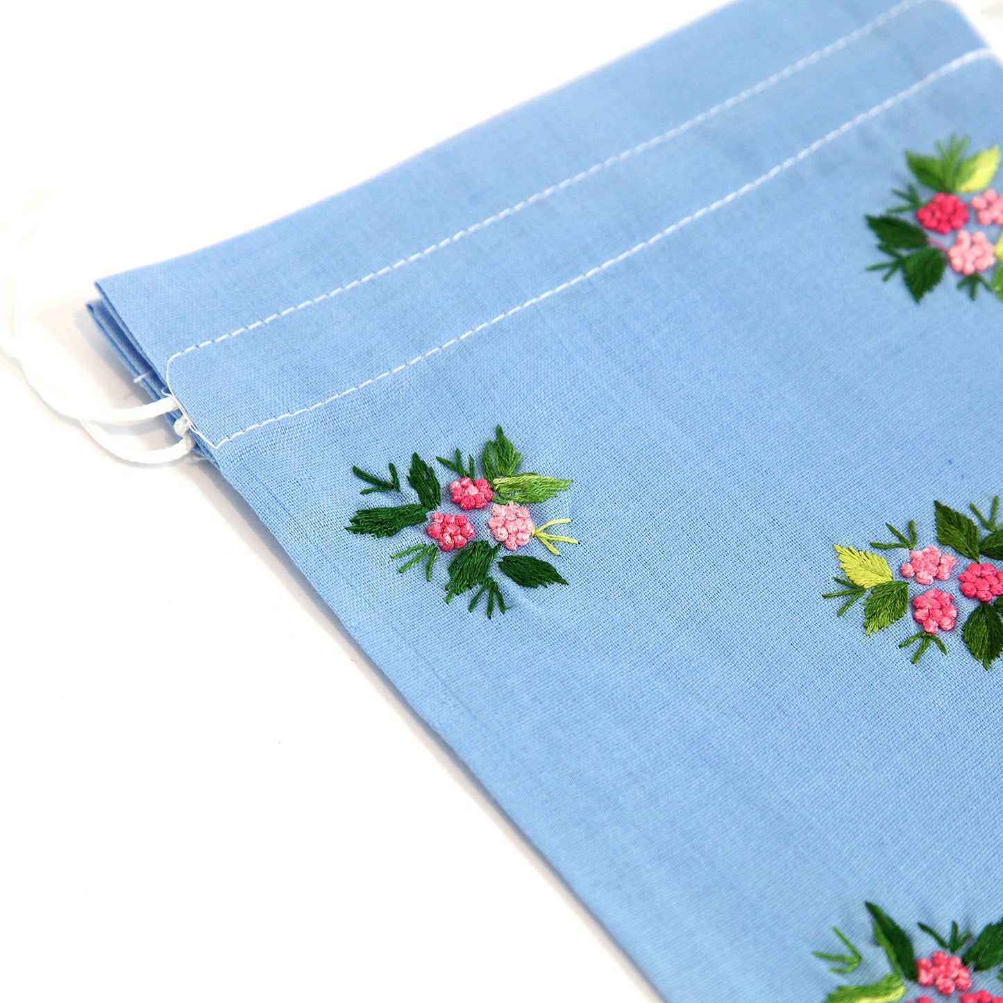 刺繍入り巾着(ブルー )