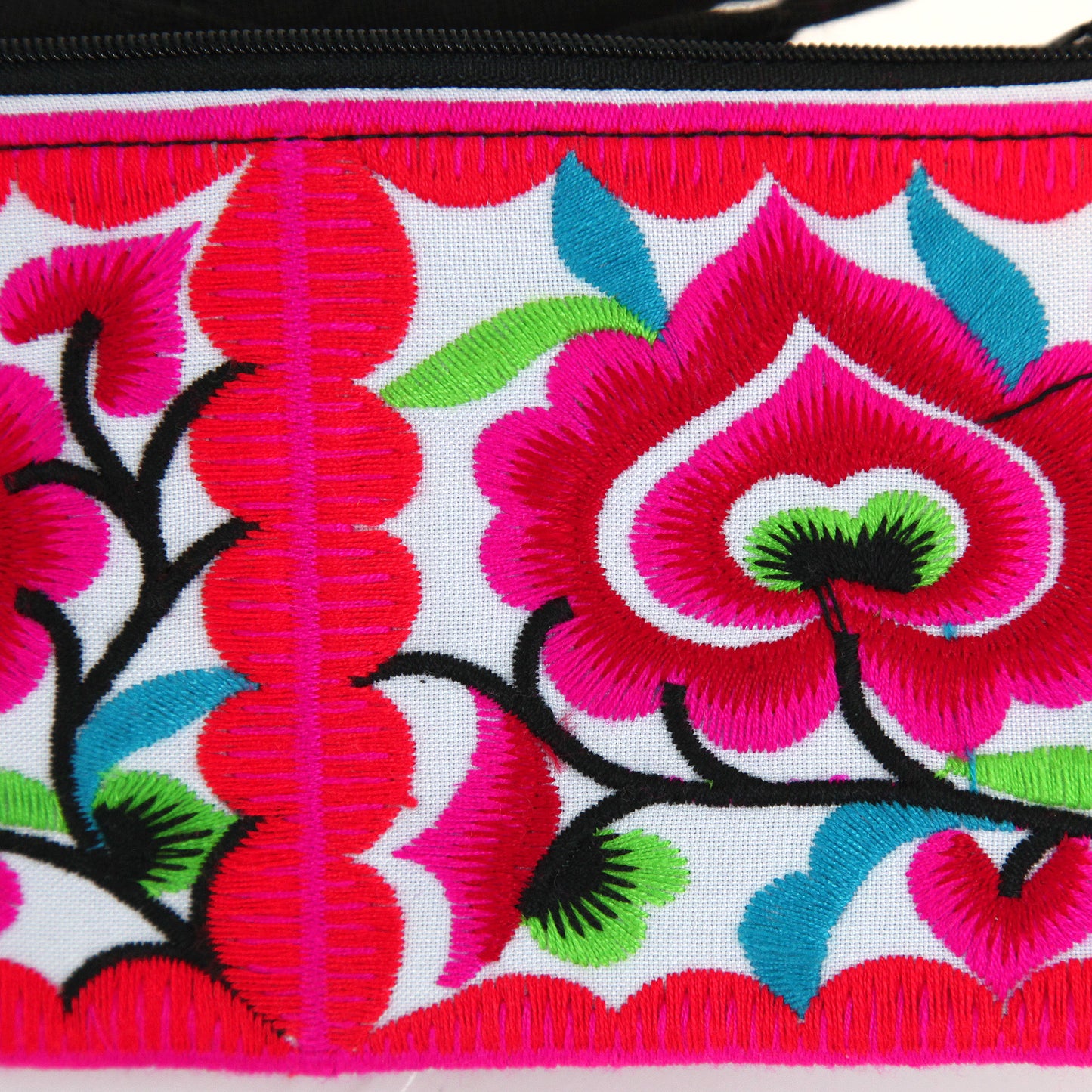 タイ製・刺繍ポーチ