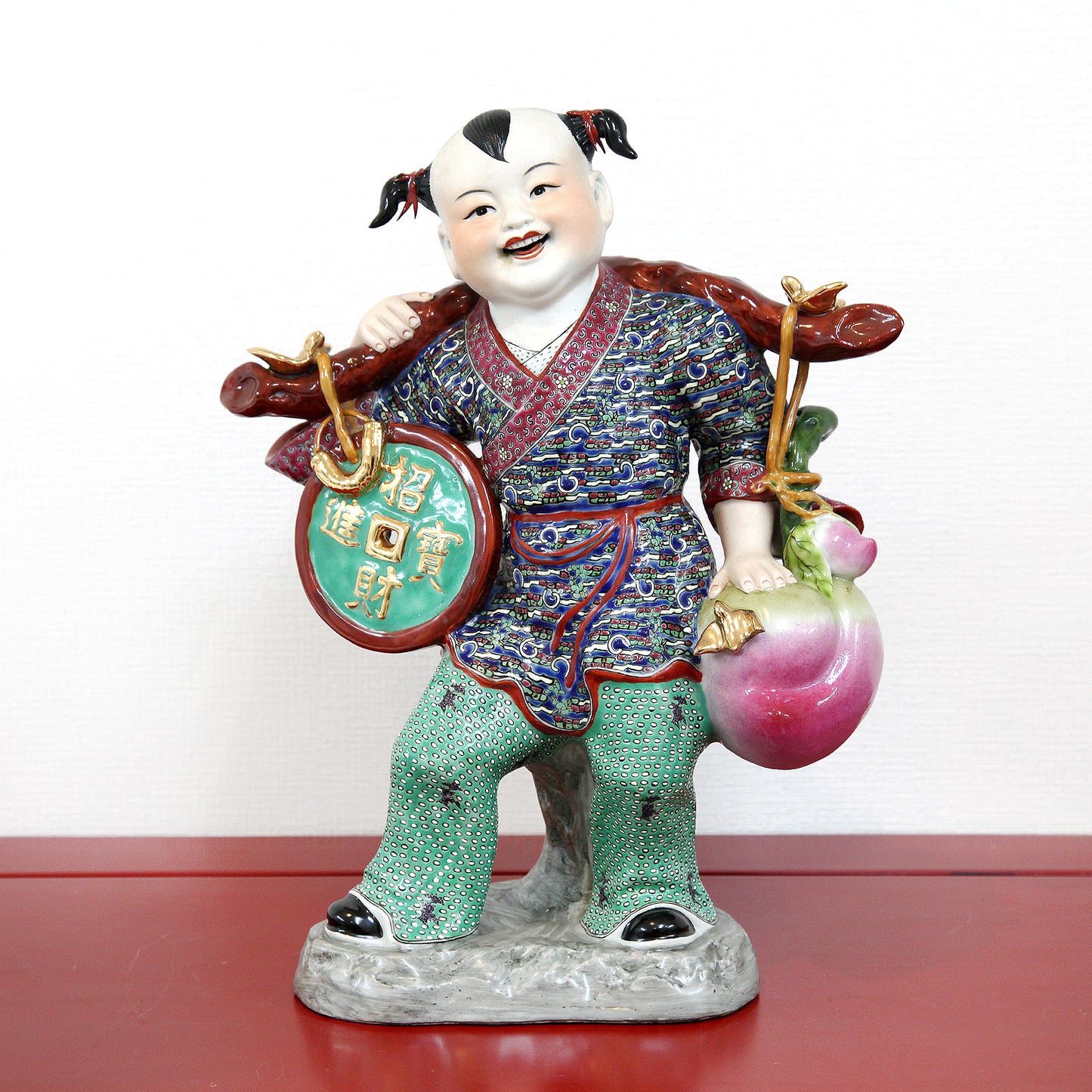 陶器の人形|幸運を運ぶ子供(金運と長寿)