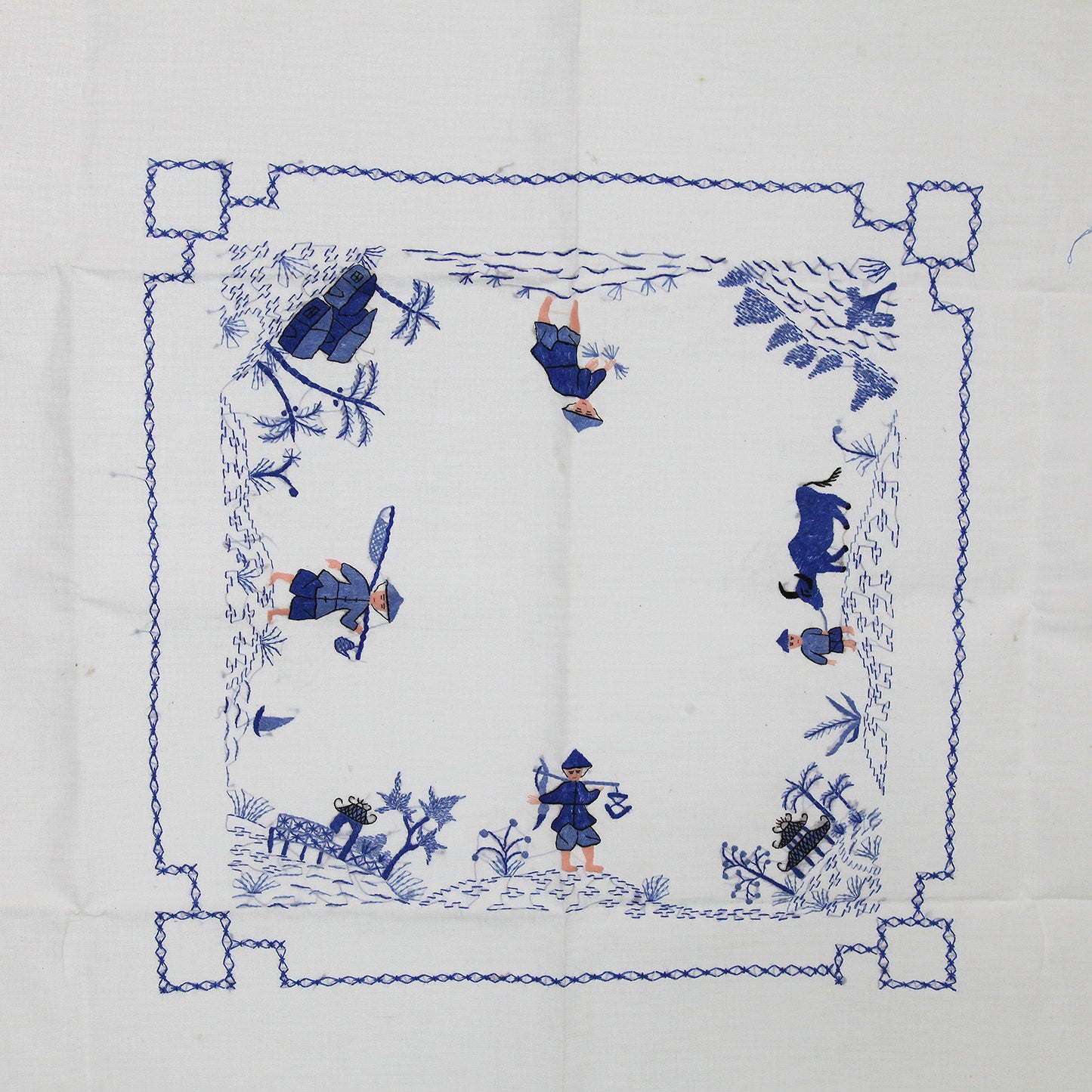 テーブルクロス（刺繍）