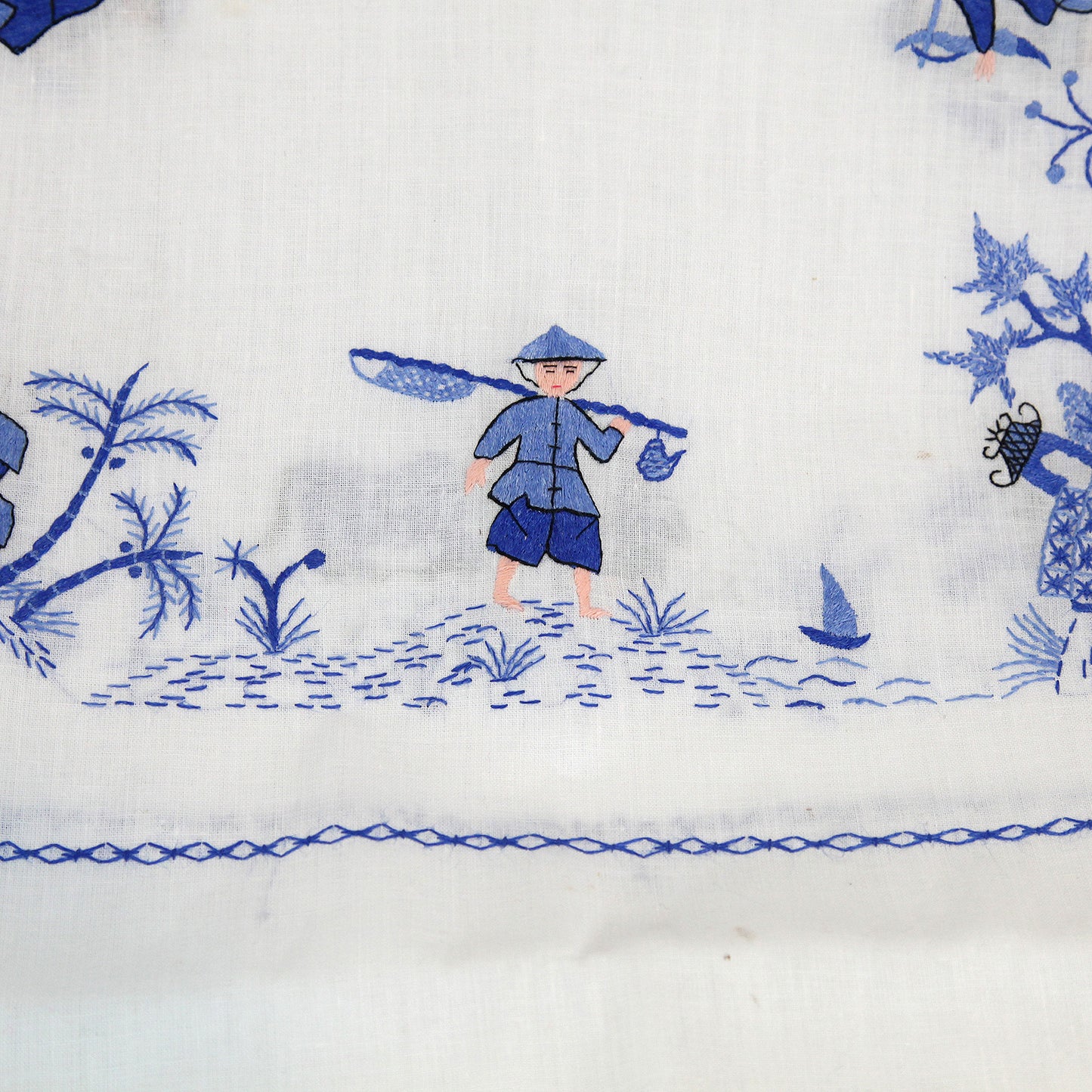 テーブルクロス（刺繍）