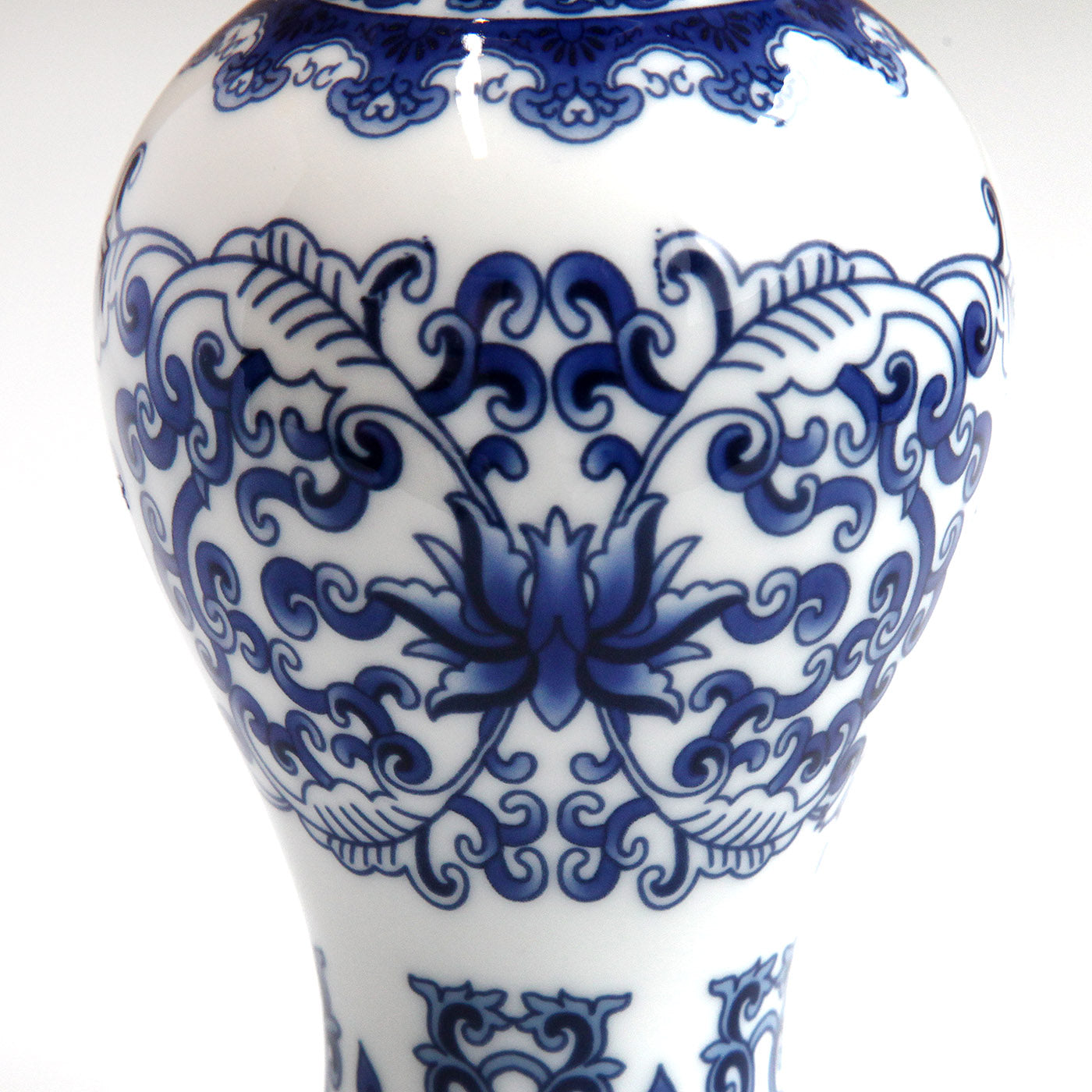 花瓶（青花磁器）