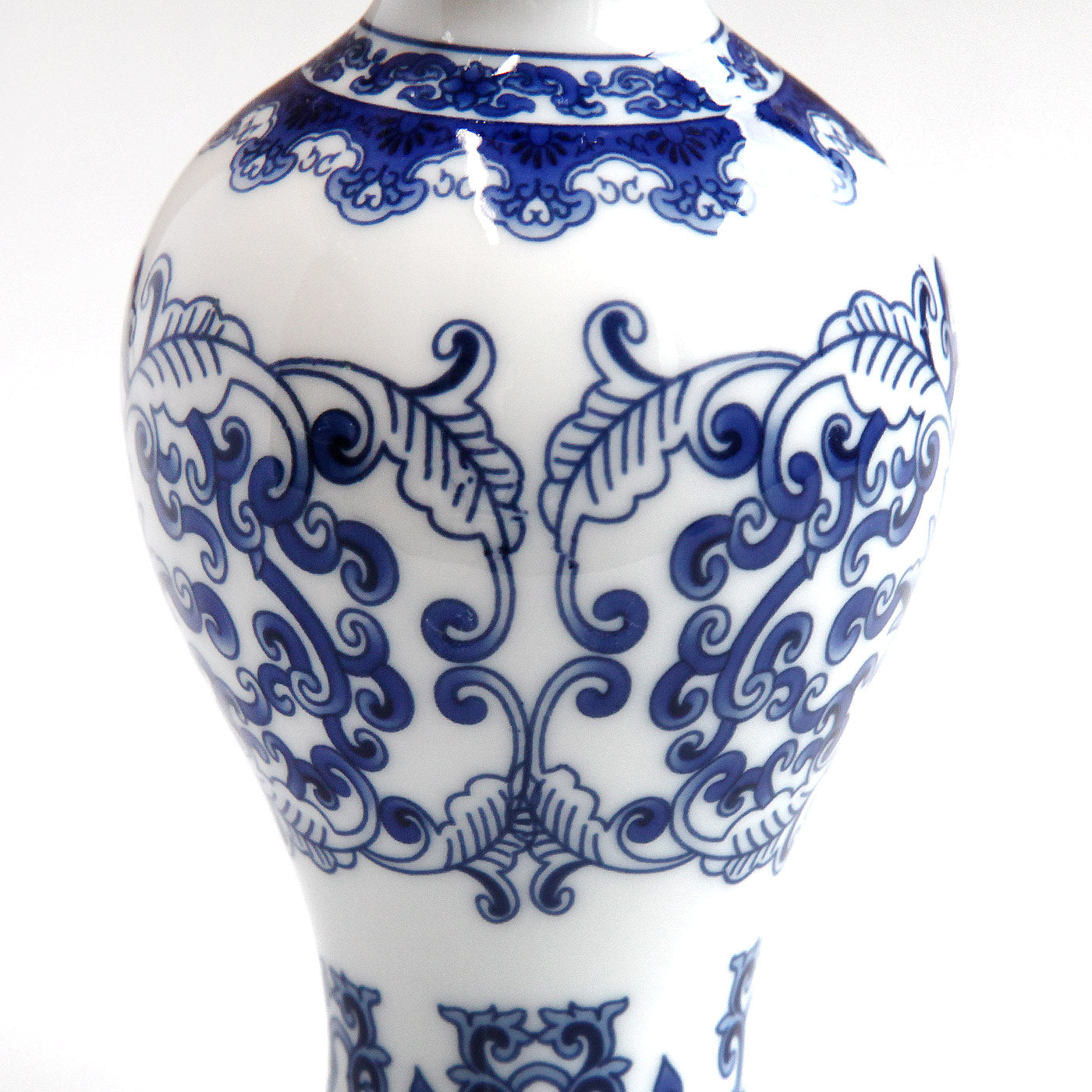 花瓶（青花磁器）