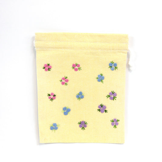 刺繍入り巾着（ライトイエロー）