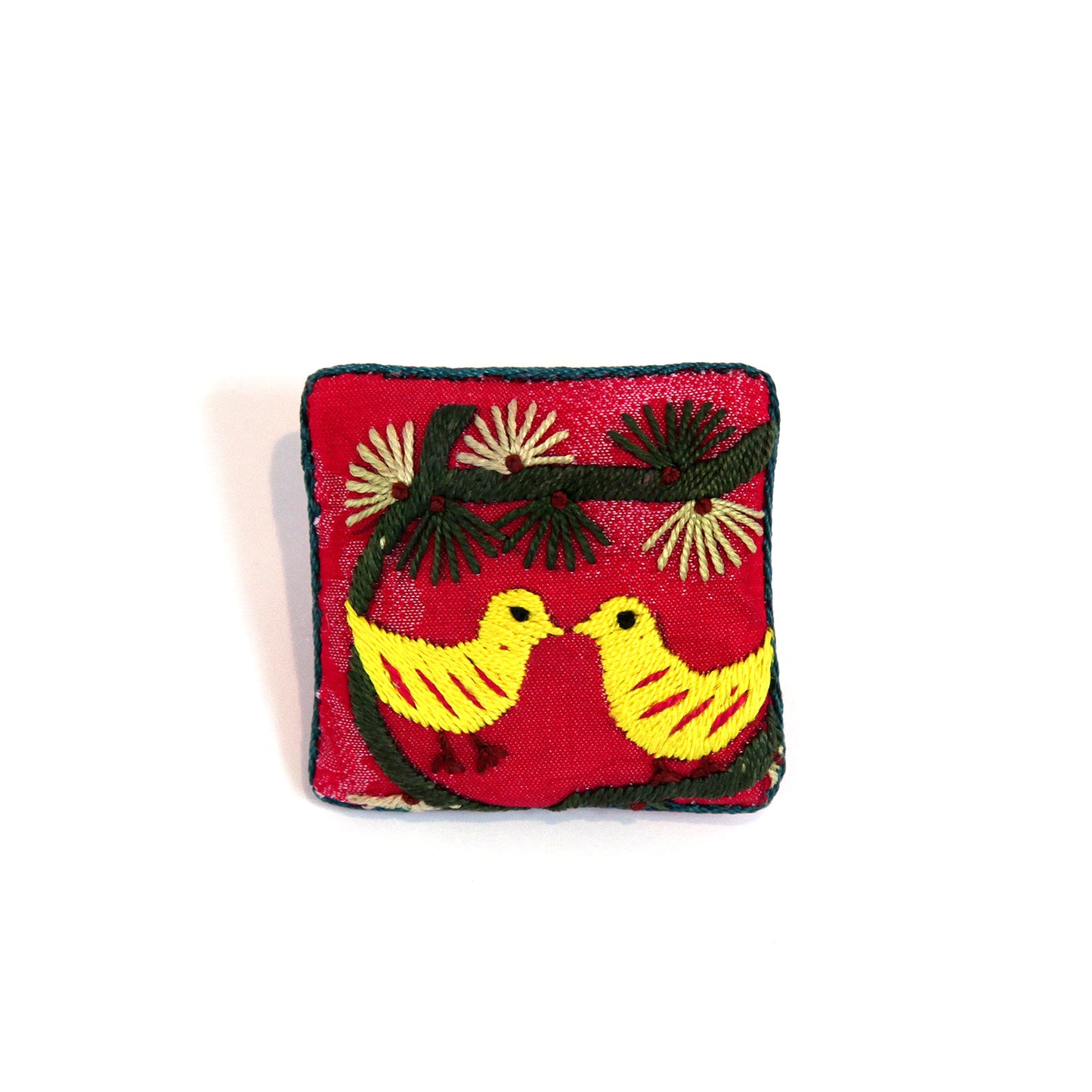 韓国刺繍ブローチ・ハンドメイド（黄色の鳥）