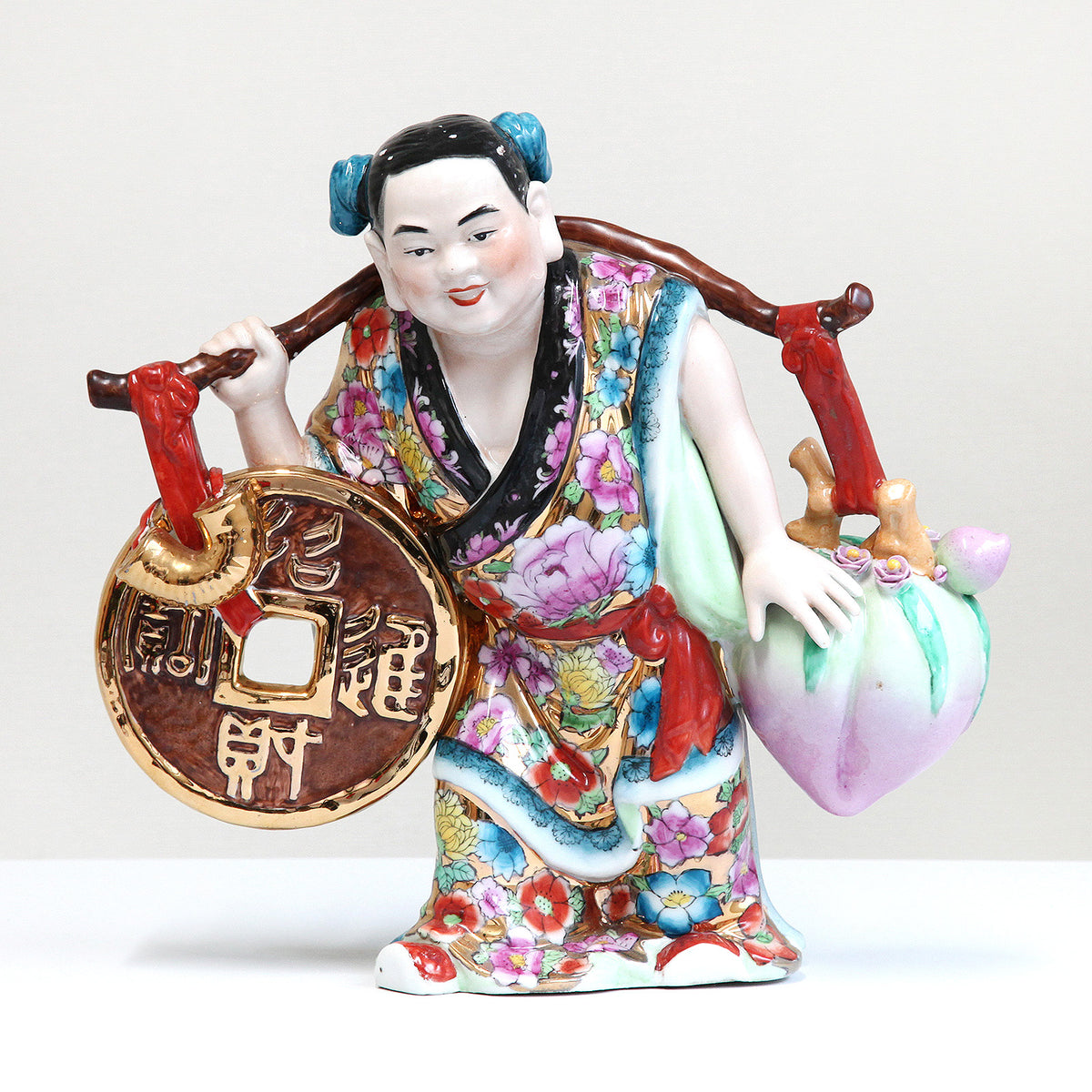 金貨と桃を担ぐ子ども｜陶製置き物【貴重】